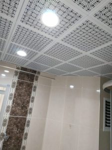 desenli banyo asma tavan modelleri